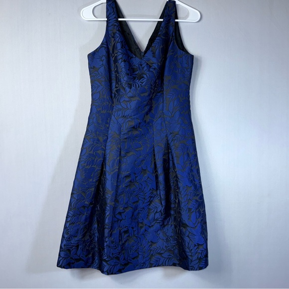 Lauren Ralph Lauren Royal Underground Royal Blue Sleeveless V-Neck A-Line Dress - Picture 3 of 9
